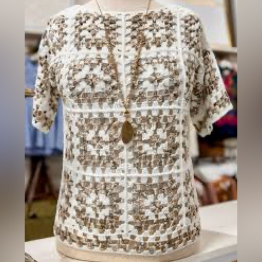 Nwt Davi & Dani Boutique Short Sleeve Crochet Sweater. Tan & Cream